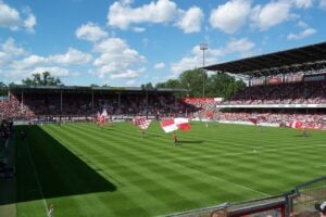 LAOLA Cottbus-Studie sucht wieder Fußballfans ab 40 Jahren