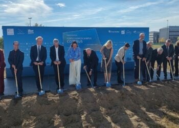 Spatenstich für den Forschungscampus Cottbus mit Politik und Forschungseinrichtungen im Lausitz Science Park