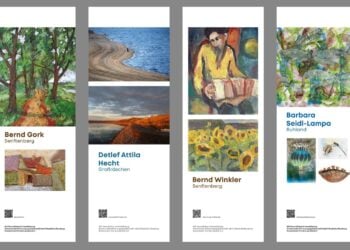Vier Ausstellungsbanner mit Kunstwerken und den Namen Bernd Gork, Detlef Attila Hecht, Bernd Winkler und Barbara Seidl-Lampa