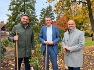 Lübben feiert 40 Jahre Partnerschaft mit Neunkirchen mit einer Rose