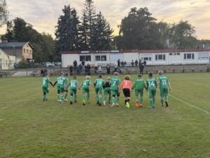 Schwarzheider E-Junioren feiern ersten Saisonsieg in Lauchhammer