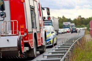 Zwei Personen aus Camper auf der B97 bei Spremberg befreit