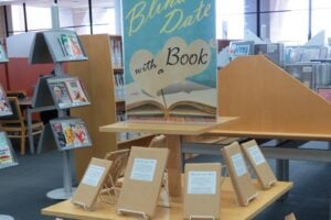 Blind-Date mit einem Buch in der Kreisbibliothek Spremberg