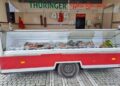 Wurstspezialitäten in einer Marktauslage