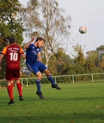 Kopfballduell zwischen Golßen und Lichterfeld
