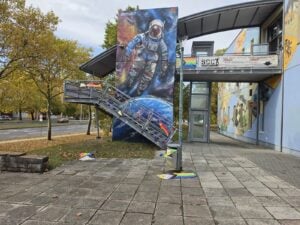 Erneut Regenbogenbanner in Cottbus zerstört