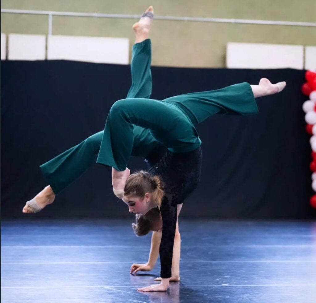 Duo Anouk und Carl vom Jazz Dance Club Cottbus 99 beim Auftritt
