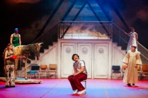 „Der Frieden“: Cottbuser Staatstheater feiert Premiere am Samstag