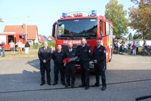 Neues Einsatzfahrzeug für die Feuerwehr Schipkau übergeben