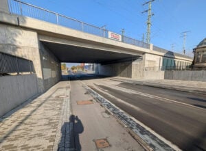 Senftenberg: Erneuerte Bahnhofstraße für Verkehr freigegeben