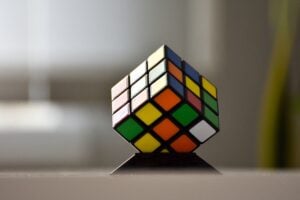 Zauberwürfel-Turnier in Cottbus: 100 Cuber aus über zehn Ländern dabei