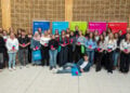 Gruppenfoto der Studierenden und Lehrenden mit Ministerin Schüle und Minister Hoffmann anlässlich der Festveranstaltung zum Auftakt des Dualen Masterstudiengangs Lehramt Primarstufe (Foto: BTU, Ralf Schuster)