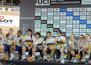 Lea Sophie Friedrich, Clara Schneider und Pauline Grabosch (re.) freuten sich über WM-Bronze. Foto: GC
