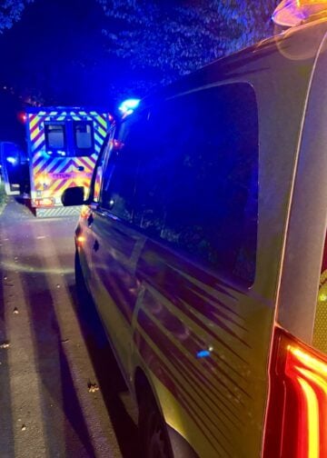 Rettungswagen in der Nacht an der Unfallstelle in Bohrau
